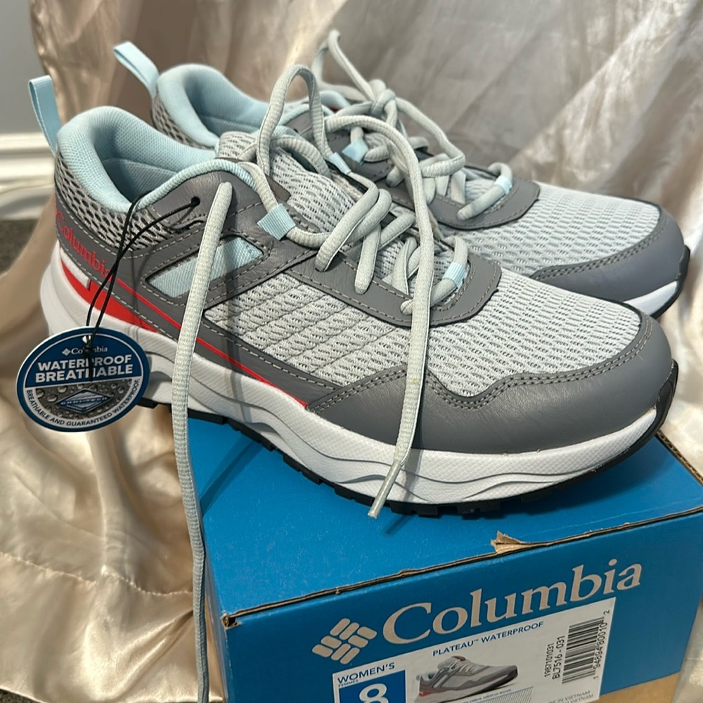 Women’s Columbia waterproof tennis shoes, size 8. NWT NeW!! Bundle and Save!